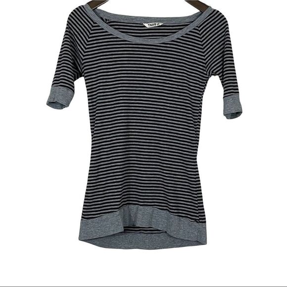 TNA Grey/Burgundy Striped Short Sleeve Fitted Tee Size XS - Picture 1 of 2